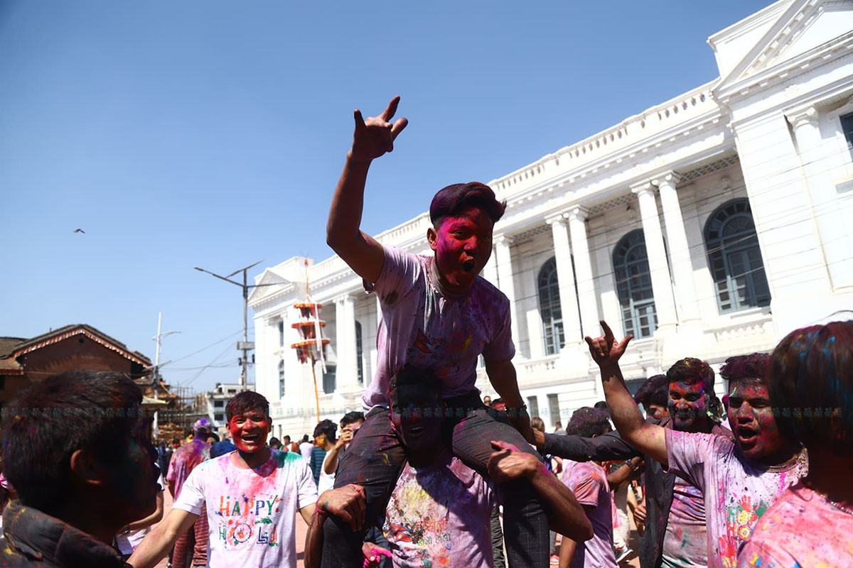 https://raracms.setopati.com/uploads/shares/2020/sujita/holi at basantapur/holi parba (1).jpg